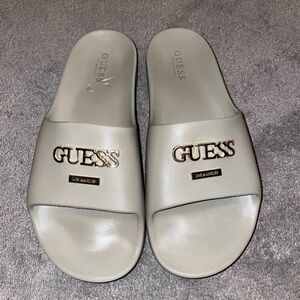 NWOT Guess Sage Green Platform Slides Size 9